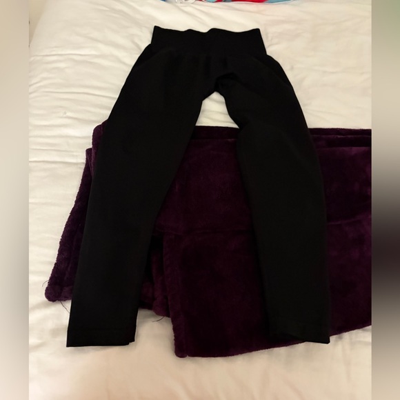 NVGTN Solid Seamless Leggings - Picture 2 of 7